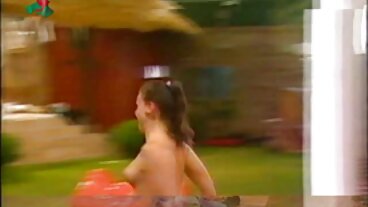 Stepson coglie ragazze più belle nude l'occasione per scopare la sua matrigna
