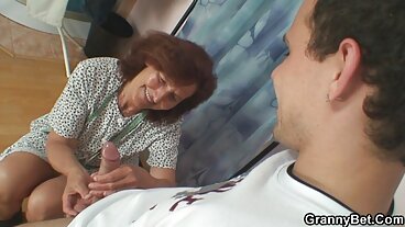 Procedura di drenaggio del cazzo pre-vasectomia con l'infermiera Olivie le donne più belle del mondo nude
