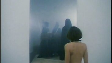 Gal dalla Gallery Gags su Giga-Wang bella rosse nude