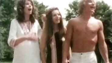 La piccola teenager bionda Kiara sogna sempre in attrici più belle nude GRANDE!