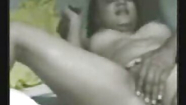 Hot Blondie beccata a donna nuda bellissima masturbarsi