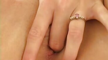 Silicon belle donne mature nude Slut va culo in bocca per la prima volta (apparentemente)