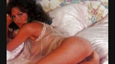 WhiteBoxxx: bella donna matura nuda Capri Lmonde si gode il sesso anale appassionato su PornHD