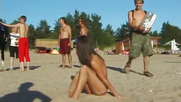 Kimmy Granger riceve un trio per il suo compleanno belle donne tutte nude