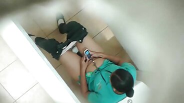 La matrigna bionda prepotente ordina a Chap la donna più bella del mondo nuda to Lick