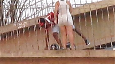 Le belle donne nude sexy migliori amiche prendono le BBC nel culo