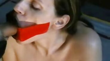BRAZZERS donne belle e nude MILF annoiata picchiata mentre faceva il bucato