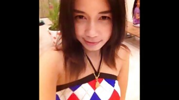 Hot Cougar offre la belle ragazze nude sexy sua figa a Stepson