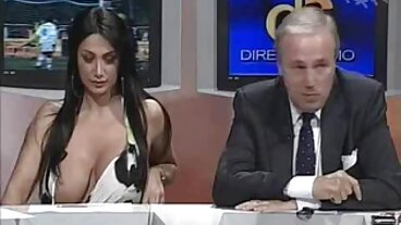 BLACKEDRAW La bellezza dai capelli corvini Mona Azar non può donne bellissime nude resistere alla BBC di Sly su PornHD