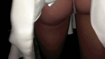 Due amiche troie ragazze nude belle scopano un ragazzo fortunato