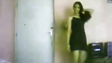 Hot Cougar offre la belle puttane nude sua figa a Stepson