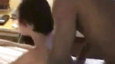Pompino in gola profonda belle donne grasse nude pre-allenamento per Stepson